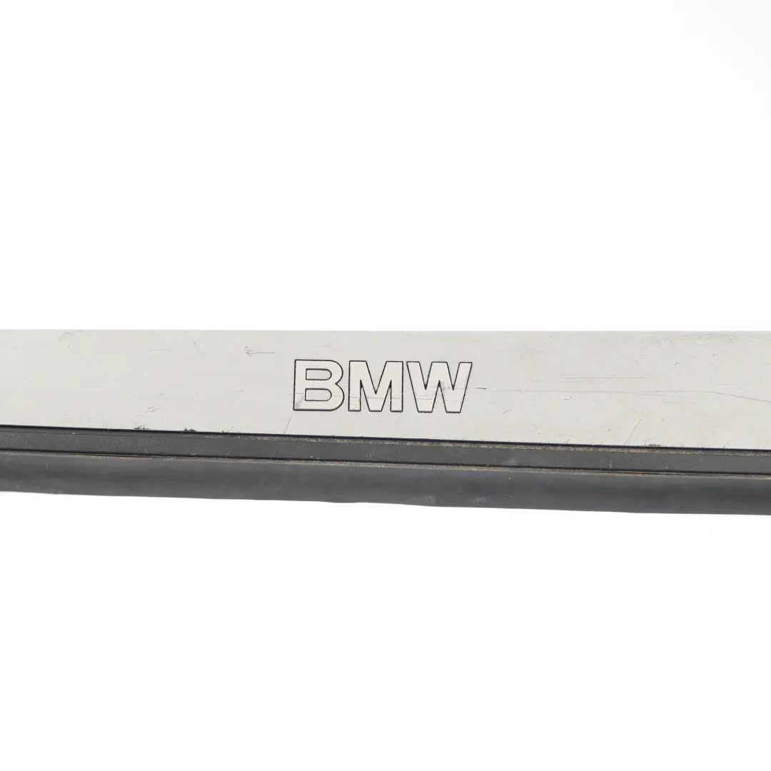 Couverture Entree a Droite pour BMW Z4 E85 E86 E89 à propos du numéro de pièce 7016654 BMW Z4 E85 E86 E89 Couverture Entree a Droite - SKU 7016654-2 - Numéro de pièce 7016654