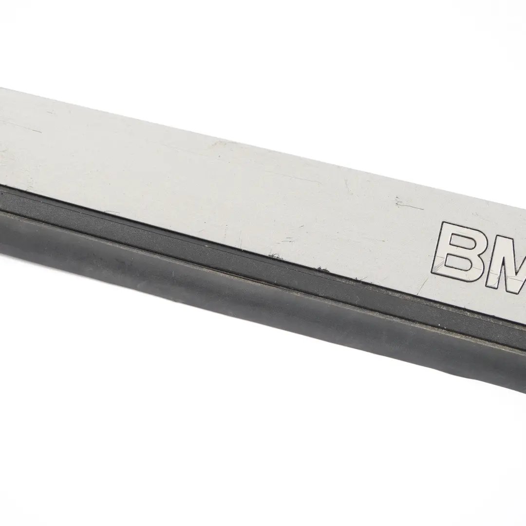 Couverture Entree a Droite pour BMW Z4 E85 E86 E89 à propos du numéro de pièce 7016654 BMW Z4 E85 E86 E89 Couverture Entree a Droite - SKU 7016654-2 - Numéro de pièce 7016654