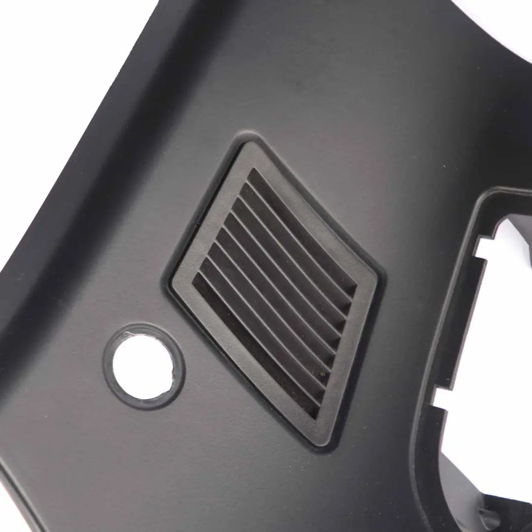 Pannello bagagliaio posteriore sinistro Coperchio stoccaggio Nero 3 per BMW Z4 E85 con numero di parte 7031367 BMW Z4 E85 Pannello bagagliaio posteriore sinistro Coperchio stoccaggio Nero 3 - SKU 7016671-3 - Numero di parte 7031367