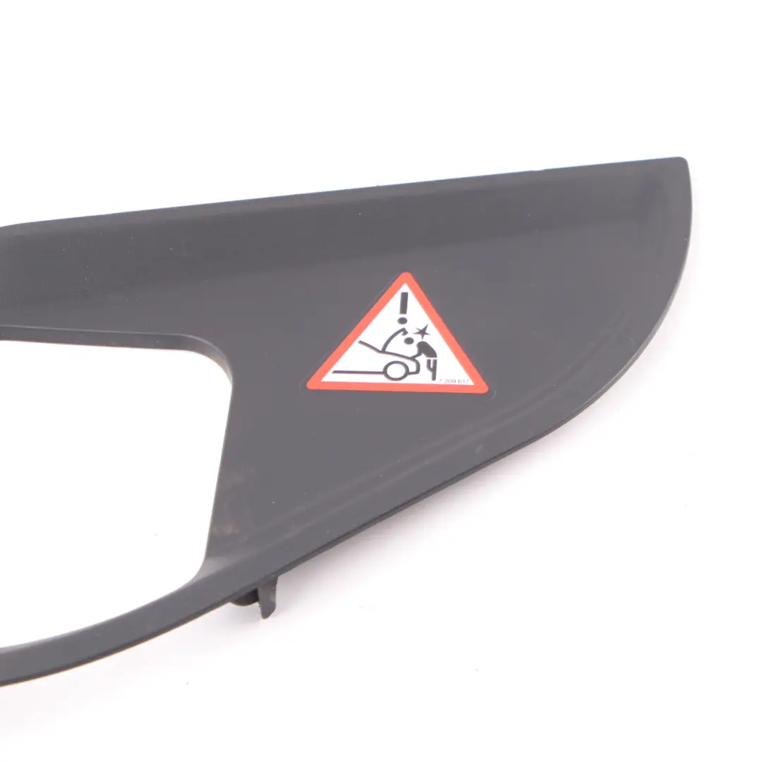 Guarnizione Chiusura Cofano Anteriore Sinistro per BMW F10 F11 con numero di parte 7019803 BMW F10 F11 Guarnizione Chiusura Cofano Anteriore Sinistro - SKU 7019803-1 - Numero di parte 7019803