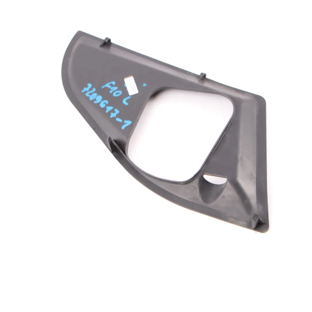 Guarnizione Chiusura Cofano Anteriore Sinistro per BMW F10 F11 con numero di parte 7019803 BMW F10 F11 Guarnizione Chiusura Cofano Anteriore Sinistro - SKU 7019803-1 - Numero di parte 7019803