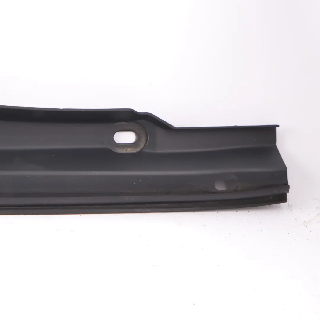 Capó Localizador Sello Izquierdo Cubriendo Panel Delantero para BMW F10 F11 con número de pieza 7019803 BMW F10 F11 Capó Localizador Sello Izquierdo Cubriendo Panel Delantero - SKU 7019803-2 - Número de pieza 7019803