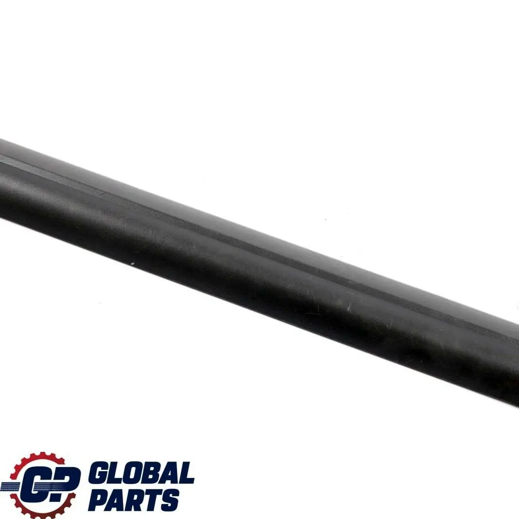 Bandella di Protezione Ingresso Interno Davanti Nero per BMW E60 E61 con numero di parte 7025007 BMW E60 E61 Bandella di Protezione Ingresso Interno Davanti Nero - SKU 7025007 - Numero di parte 7025007