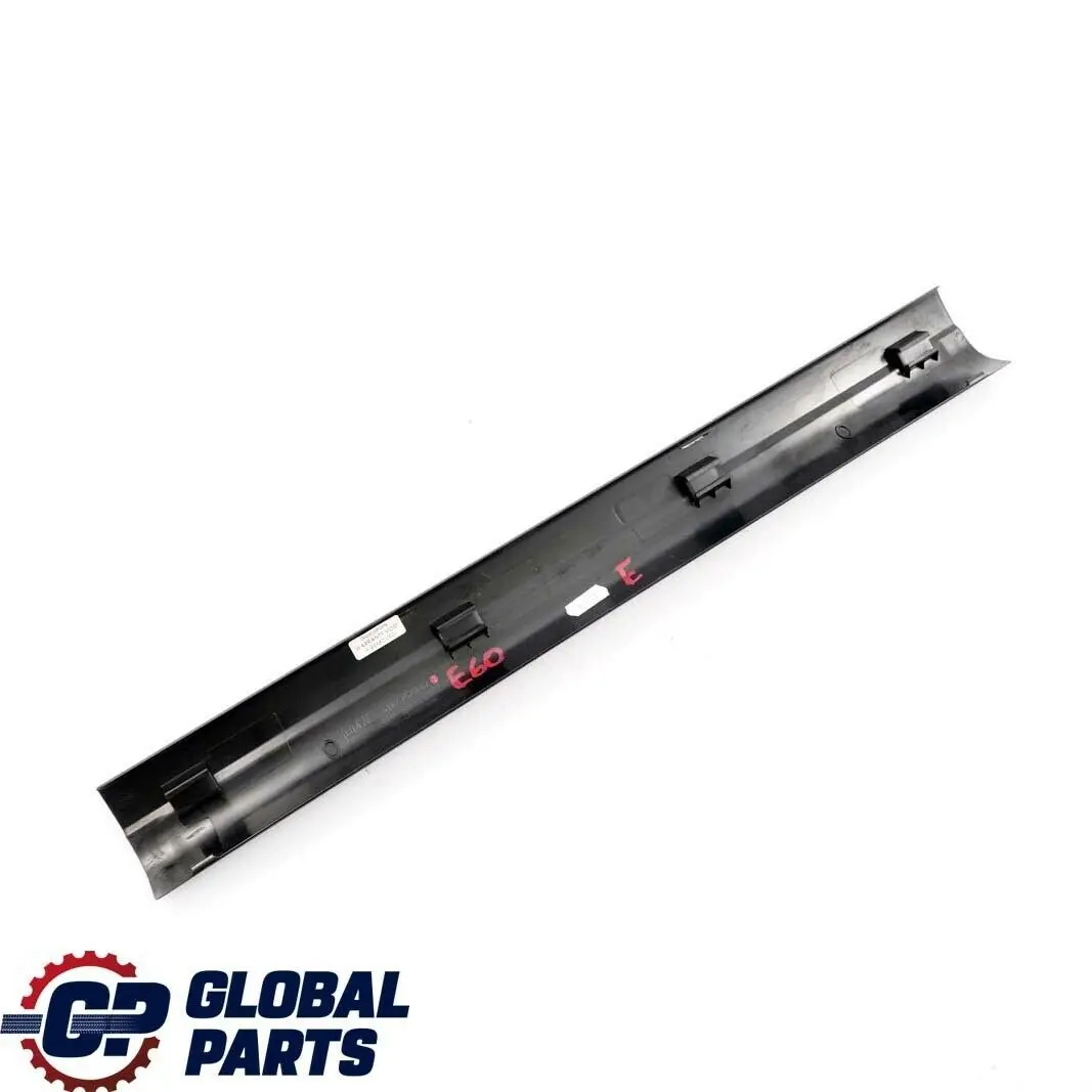 Bandella di Protezione Ingresso Interno Davanti Nero per BMW E60 E61 con numero di parte 7025007 BMW E60 E61 Bandella di Protezione Ingresso Interno Davanti Nero - SKU 7025007 - Numero di parte 7025007