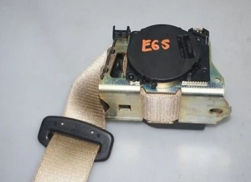 Center Upper Seat Belt Beige to BMW 7 Series E65 E66 E67 Rear with Part number 7025109 BMW 7 Series E65 E66 E67 Rear Center Upper Seat Belt Beige - SKU 7025109 - Part number 7025109