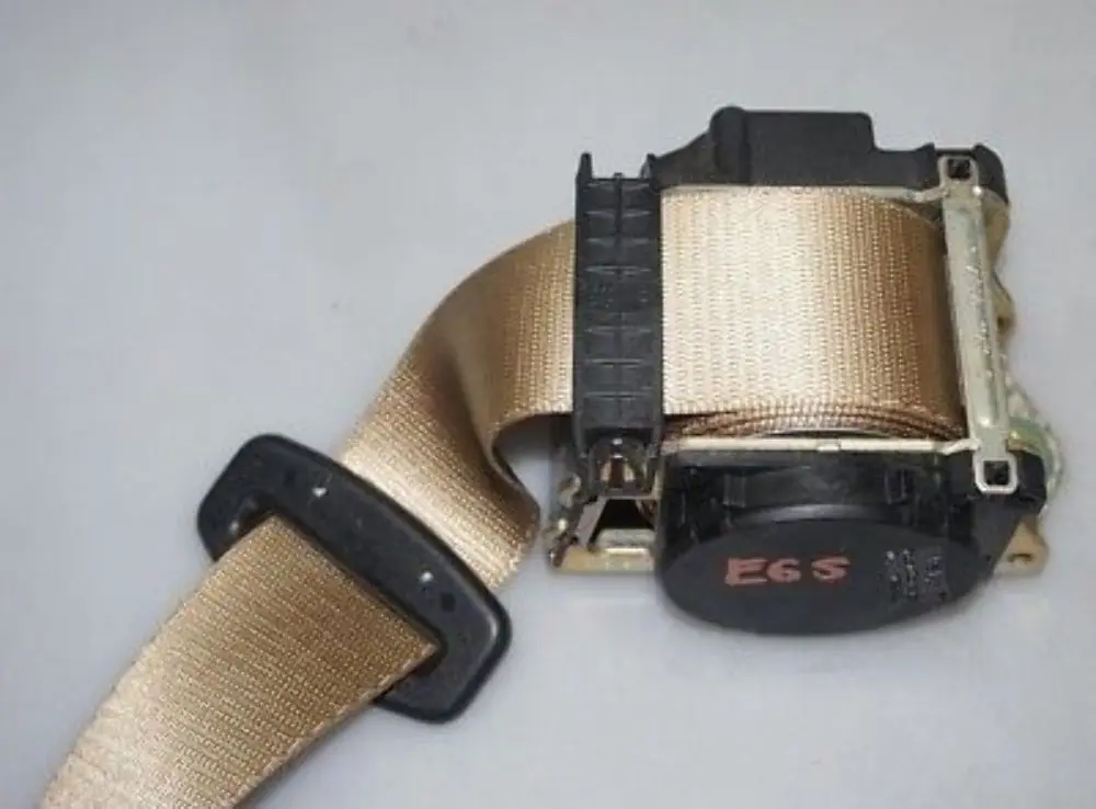 Center Upper Seat Belt Beige to BMW 7 Series E65 E66 E67 Rear with Part number 7025109 BMW 7 Series E65 E66 E67 Rear Center Upper Seat Belt Beige - SKU 7025109 - Part number 7025109