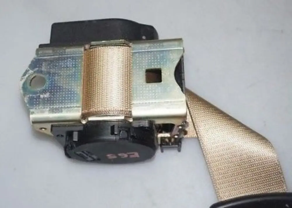 Obergurt Hinten Mitte Beige für BMW 7 er E65 E66 E67 mit Teilenummer 7025109 BMW 7 er E65 E66 E67 Obergurt Hinten Mitte Beige - SKU 7025109 - Teilenummer 7025109