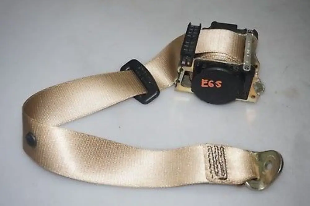 Center Upper Seat Belt Beige to BMW 7 Series E65 E66 E67 Rear with Part number 7025109 BMW 7 Series E65 E66 E67 Rear Center Upper Seat Belt Beige - SKU 7025109 - Part number 7025109
