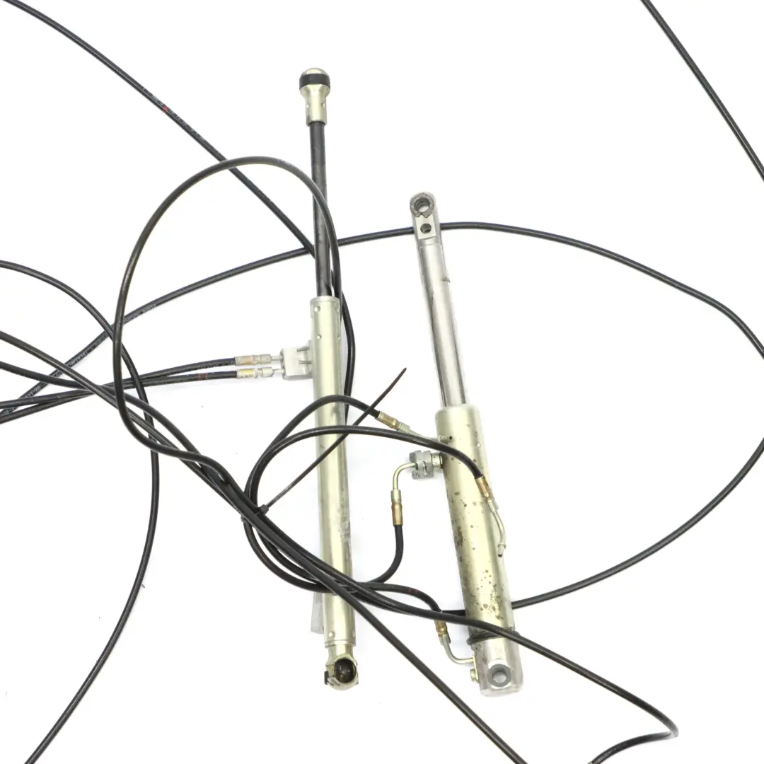 tetto pieghevole sinistra destra set di cilindri idraulici per BMW E46 Cabrio con numero di parte 7025600 BMW E46 Cabrio tetto pieghevole sinistra destra set di cilindri idraulici - SKU 7025600 - Numero di parte 7025600