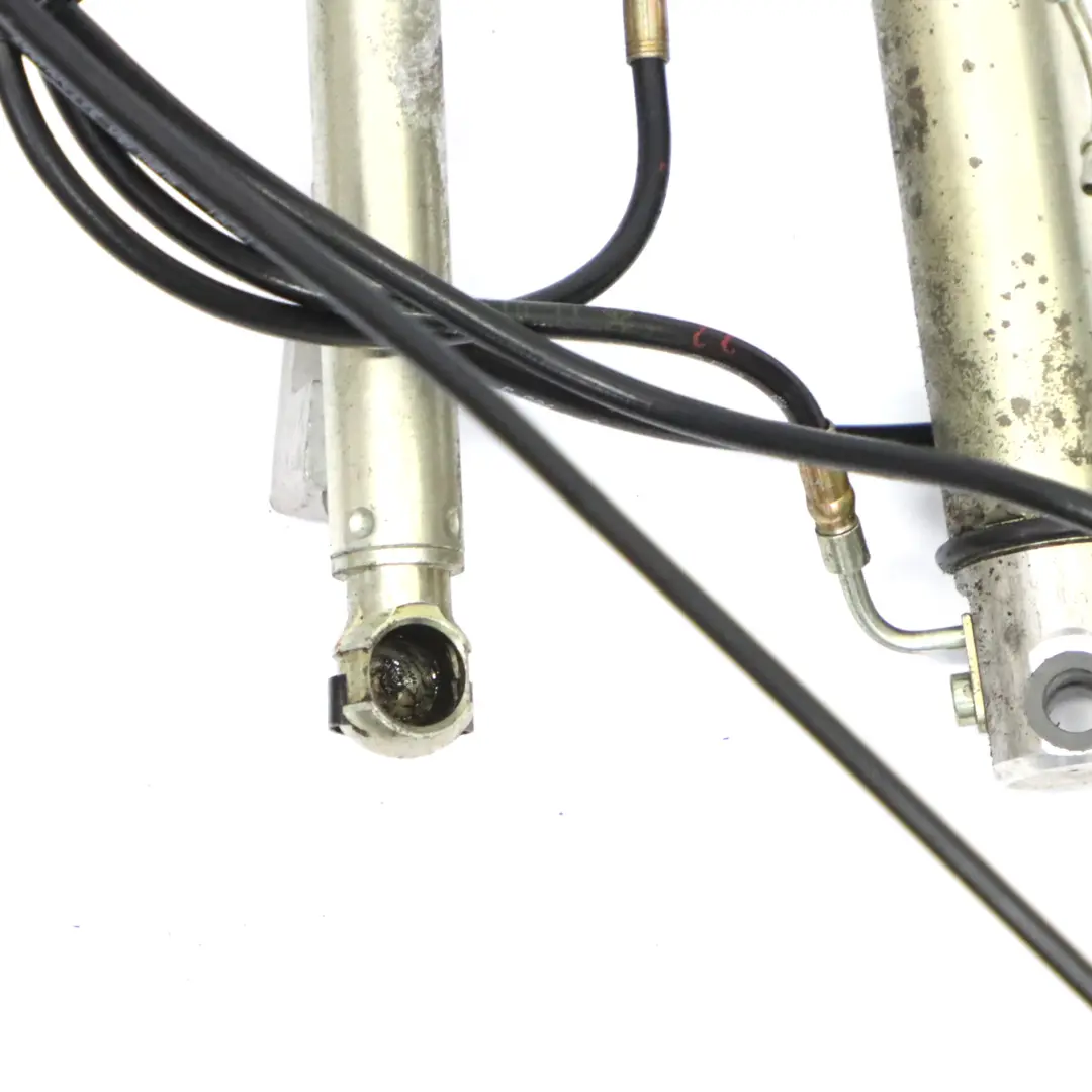 Toit rabattable gauche droite Ensemble de vérins hydrauliques pour BMW E46 Cabriolet à propos du numéro de pièce 7025600 BMW E46 Cabriolet Toit rabattable gauche droite Ensemble de vérins hydrauliques - SKU 7025600 - Numéro de pièce 7025600