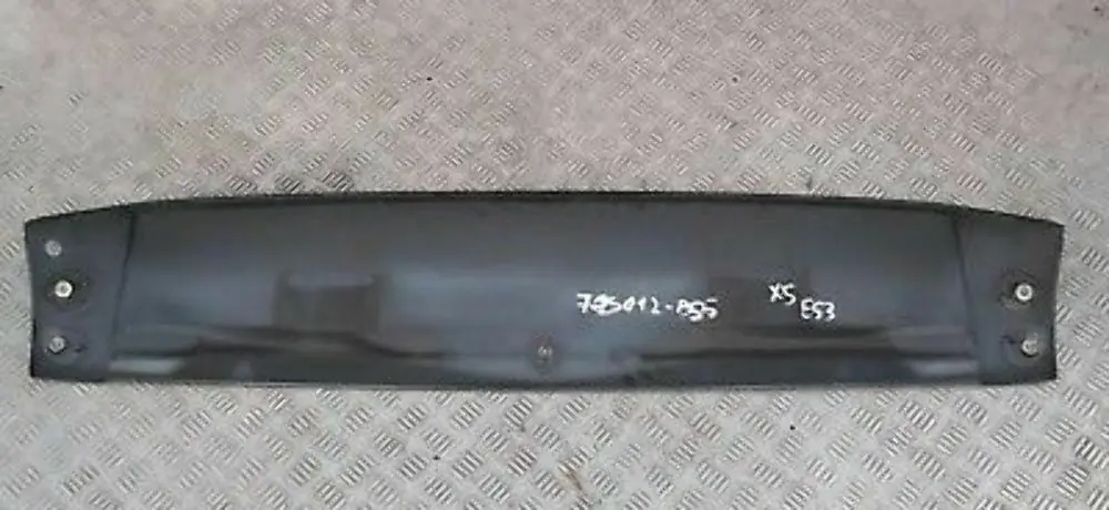 Spoiler trasero superior Zafiro negro metalizado para BMW X5 E53 con número de pieza 7025612 BMW X5 E53 Spoiler trasero superior Zafiro negro metalizado - SKU 7025612-BS5 - Número de pieza 7025612