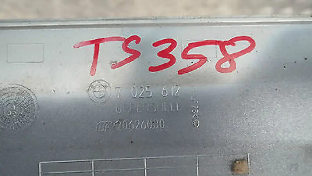 Spoiler spojler tylny lotka titansilber do BMW E53 X5 o numerze 51717025612 BMW E53 X5 Spoiler spojler tylny lotka titansilber - SKU 7025612-TS1 - Numer Części 51717025612