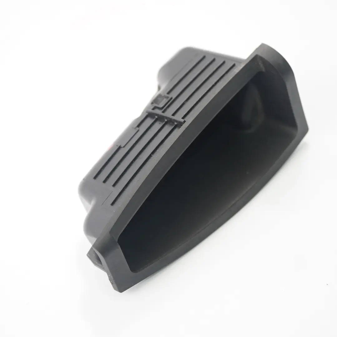 Mittel konsole vorne Aschenbecher Einsatz für BMW Z4 E85 mit Teilenummer 7026220 BMW Z4 E85 Mittel konsole vorne Aschenbecher Einsatz - SKU 7026220 - Teilenummer 7026220