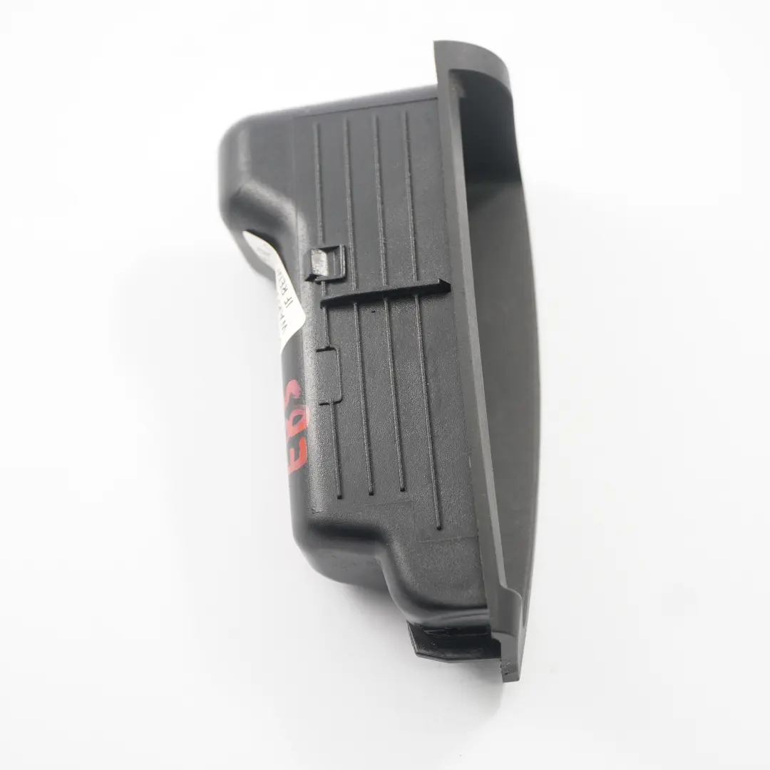 Console centrale anteriore Inserto posacenere per BMW Z4 E85 con numero di parte 7026220 BMW Z4 E85 Console centrale anteriore Inserto posacenere - SKU 7026220 - Numero di parte 7026220