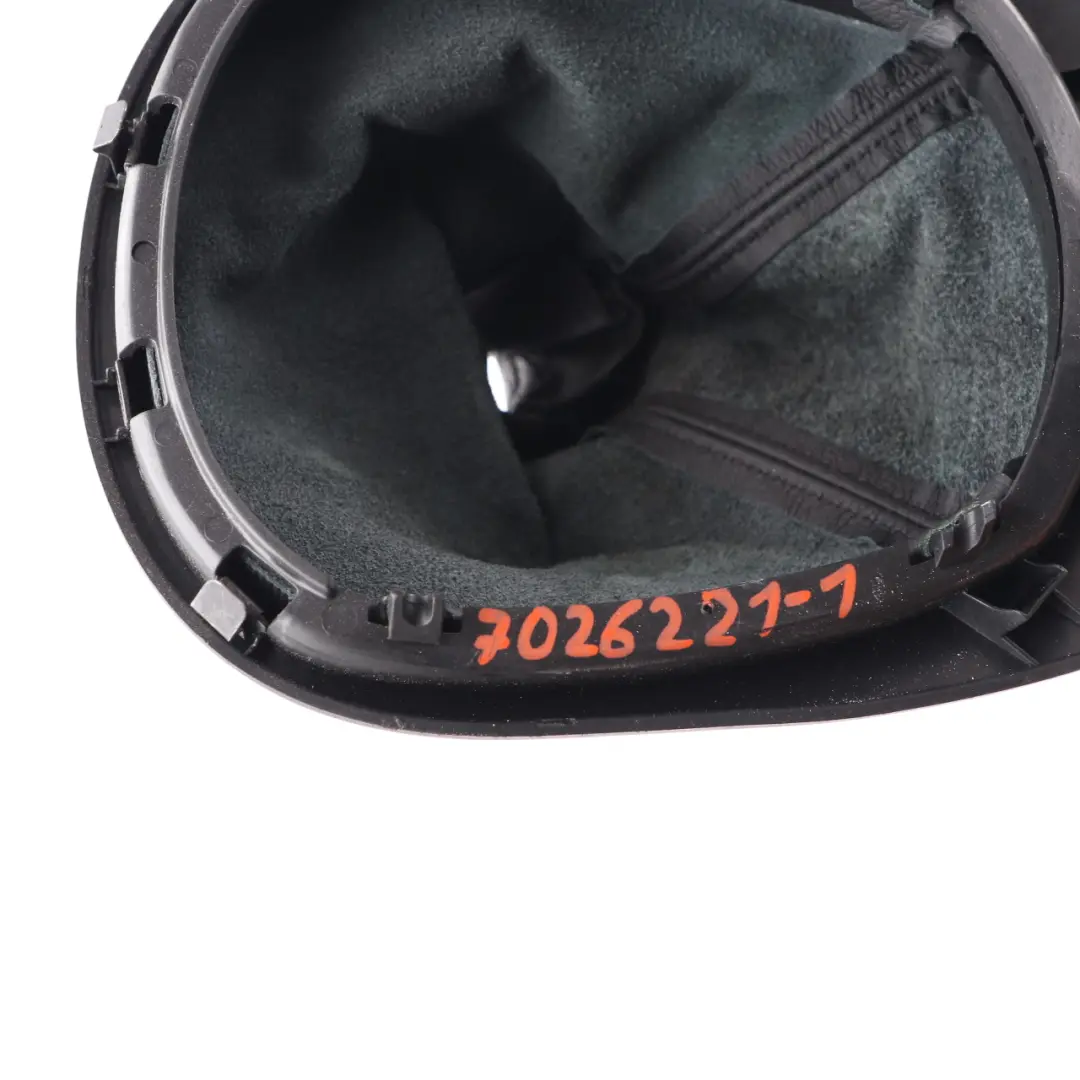 Rivestimento Leva Cambio Della Console Centrale Colore Nero 7026221 per BMW Z4 E85 con numero di parte 7158473 BMW Z4 E85 Rivestimento Leva Cambio Della Console Centrale Colore Nero 7026221 - SKU 7026221-1 - Numero di parte 7158473