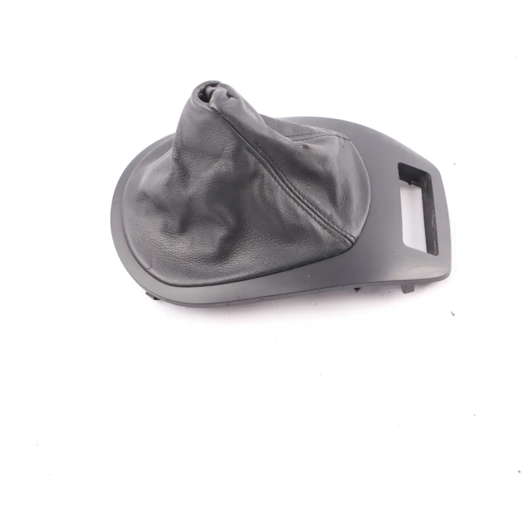 Rivestimento Leva Cambio Della Console Centrale Colore Nero 7026221 per BMW Z4 E85 con numero di parte 7158473 BMW Z4 E85 Rivestimento Leva Cambio Della Console Centrale Colore Nero 7026221 - SKU 7026221-1 - Numero di parte 7158473