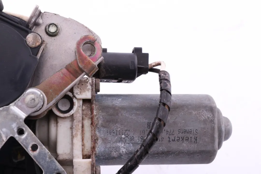 Cerradura De La Puerta Trasera Derecha Pestillo Completo para BMW E65 E66 con número de pieza 7028910 BMW E65 E66 Cerradura De La Puerta Trasera Derecha Pestillo Completo - SKU 7028910 - Número de pieza 7028910