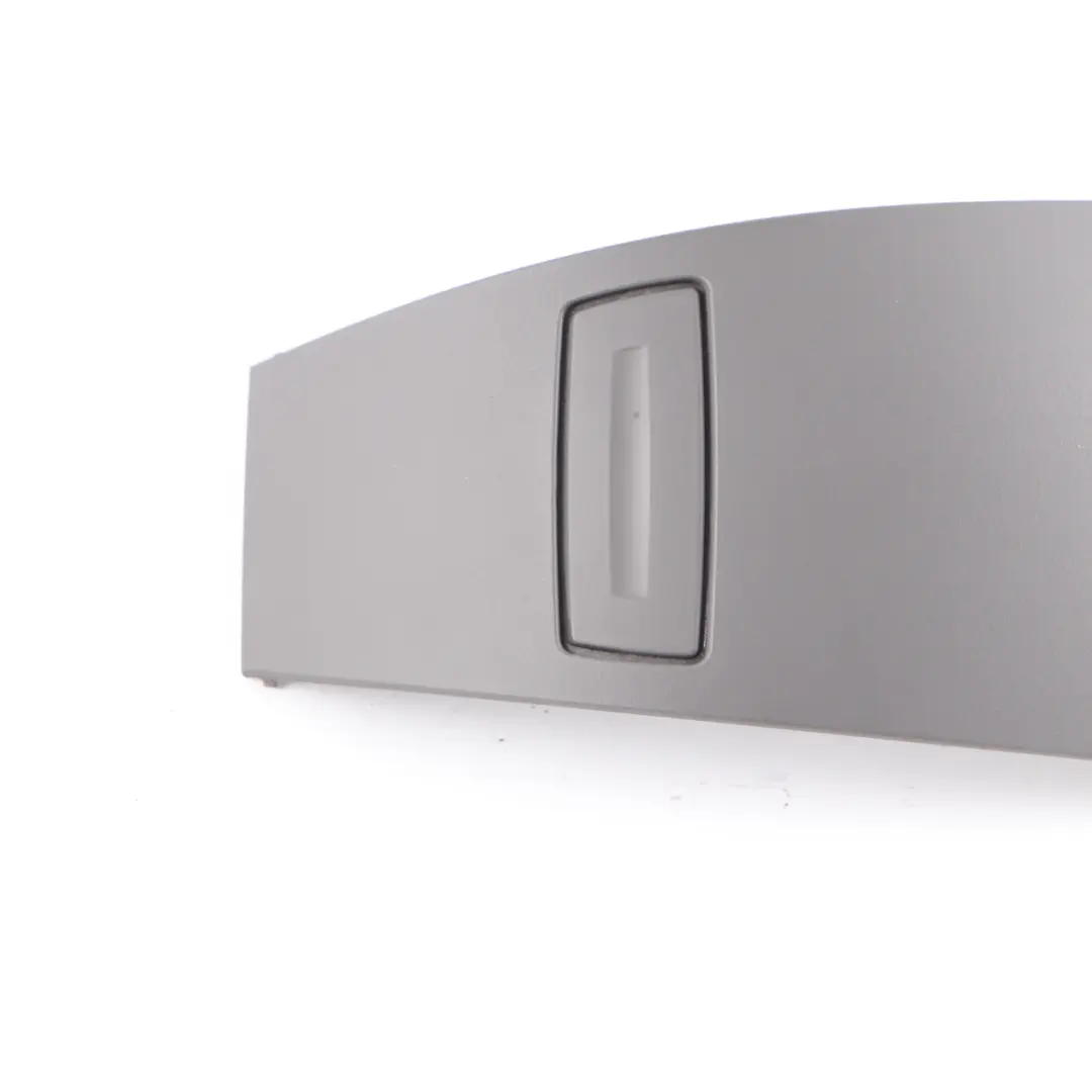 Embellecedor Reposabrazos Central Gris 7043802 para BMW Z4 E85 con número de pieza 7031363 BMW Z4 E85 Embellecedor Reposabrazos Central Gris 7043802 - SKU 7031363 - Número de pieza 7031363