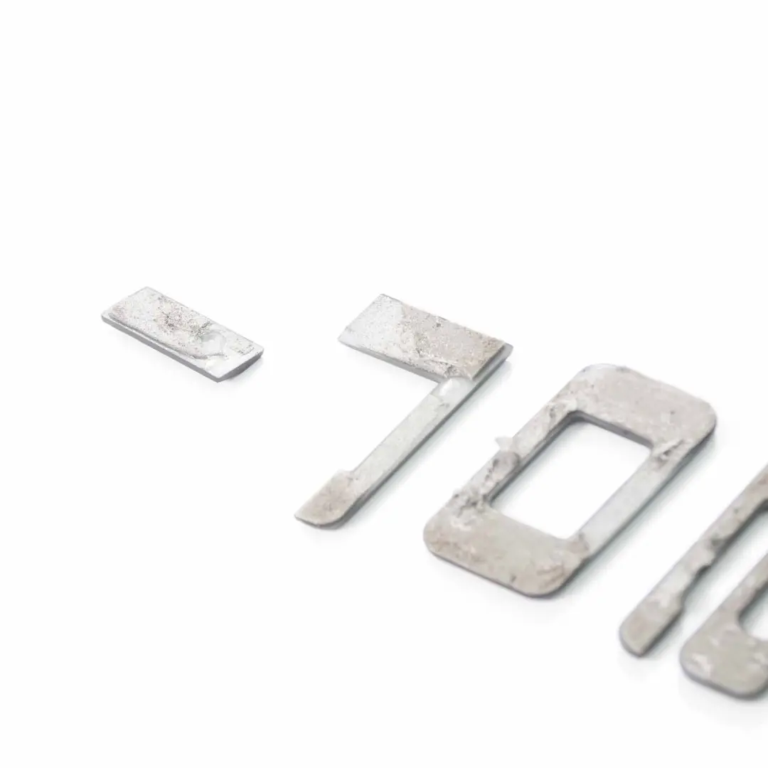 Emblem Schriftzug Heckkofferraum Kofferraumdeckel Logo 760Li für BMW E66 mit Teilenummer 7033246 BMW E66 Emblem Schriftzug Heckkofferraum Kofferraumdeckel Logo 760Li - SKU 7033246 - Teilenummer 7033246