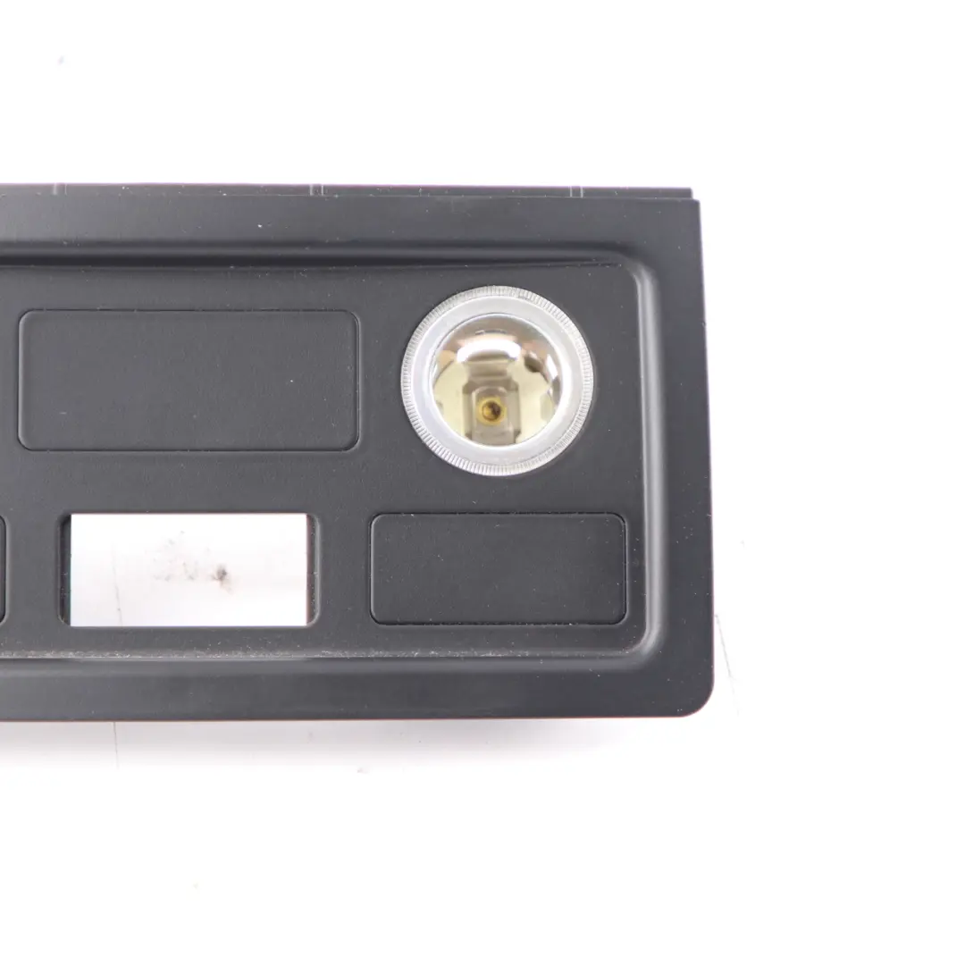 BMW E60 Consola Central Trasera Acabado Plastico Negro - SKU 7034100-1 - Número de pieza 7034100