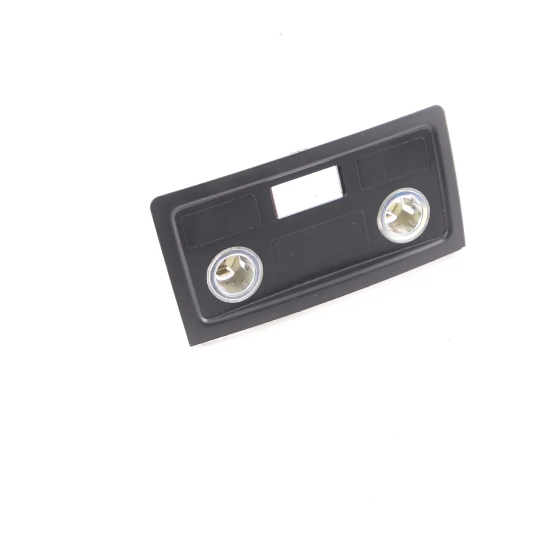 Osłona Gniazdo Zapalniczki Grzania Klapy do BMW E60 E61 o numerze 7034100 BMW E60 E61 Osłona Gniazdo Zapalniczki Grzania Klapy - SKU 7034100-1 - Numer Części 7034100