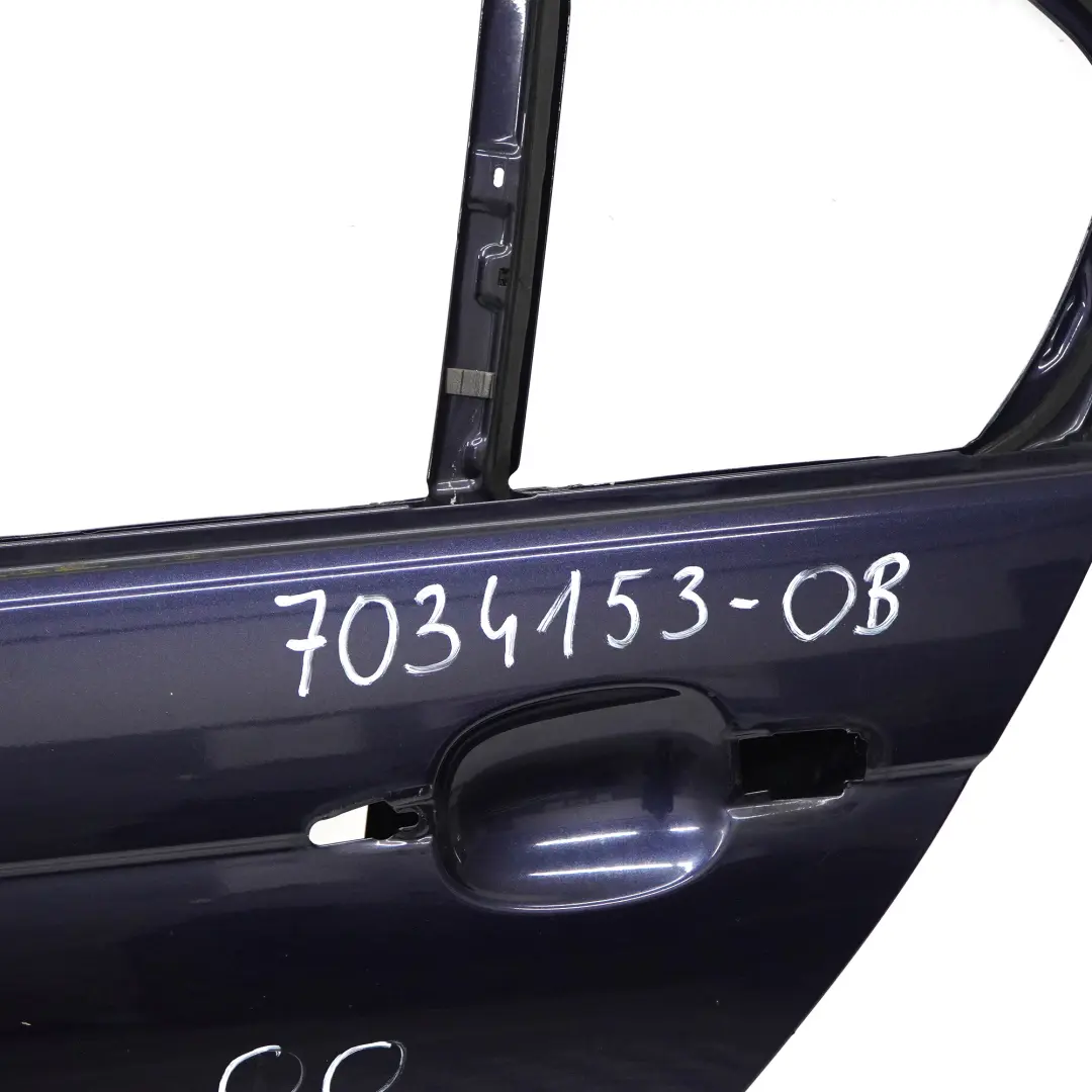 Porta posteriore sinistra Orientblau Blu Metallizzato - 317 per BMW E46 Berlina con numero di parte 7034153 BMW E46 Berlina Porta posteriore sinistra Orientblau Blu Metallizzato - 317 - SKU 7034153-OB - Numero di parte 7034153