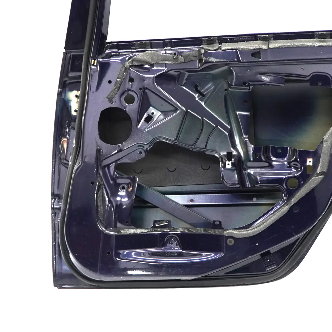 Porta posteriore destra Orientblau Orient Blue Metallic - 317 per BMW E46 Berlina con numero di parte 7034154 BMW E46 Berlina Porta posteriore destra Orientblau Orient Blue Metallic - 317 - SKU 7034154-OB - Numero di parte 7034154