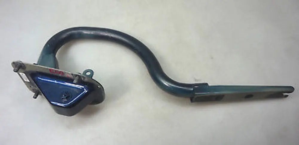 zawias klapy lewy tył blue do BMW E60 o numerze 7034245 BMW E60 zawias klapy lewy tył blue - SKU 7034245-3 - Numer Części 7034245