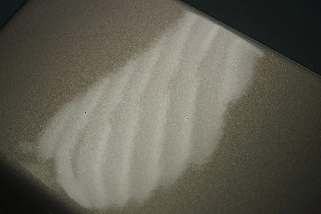 Reihe E60 E61 LCI Einfüllklappe Platinbronze Metallic 5117 für BMW 5 mit Teilenummer 7034281 BMW 5 Reihe E60 E61 LCI Einfüllklappe Platinbronze Metallic 5117 - SKU 7034281-PB - Teilenummer 7034281