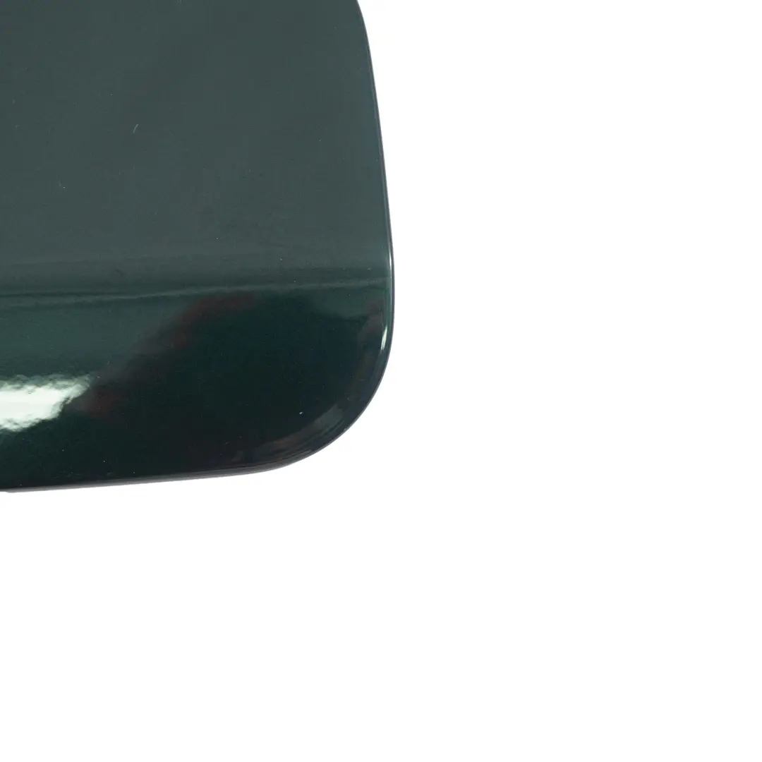 Fill In Flap Tiefgruen Metallic Deep Green para BMW E60 E61 LCI Fuel Cover con número de pieza 7034281 BMW E60 E61 LCI Fuel Cover Fill In Flap Tiefgruen Metallic Deep Green - SKU 7034281-TG - Número de pieza 7034281