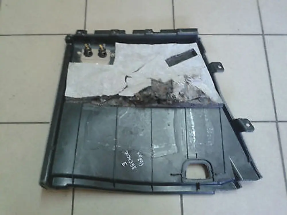 Panel Bagażnika Prawy Szary do BMW X5 E53 o numerze 7034398 BMW X5 E53 Panel Bagażnika Prawy Szary - SKU 7034398-1 - Numer Części 7034398