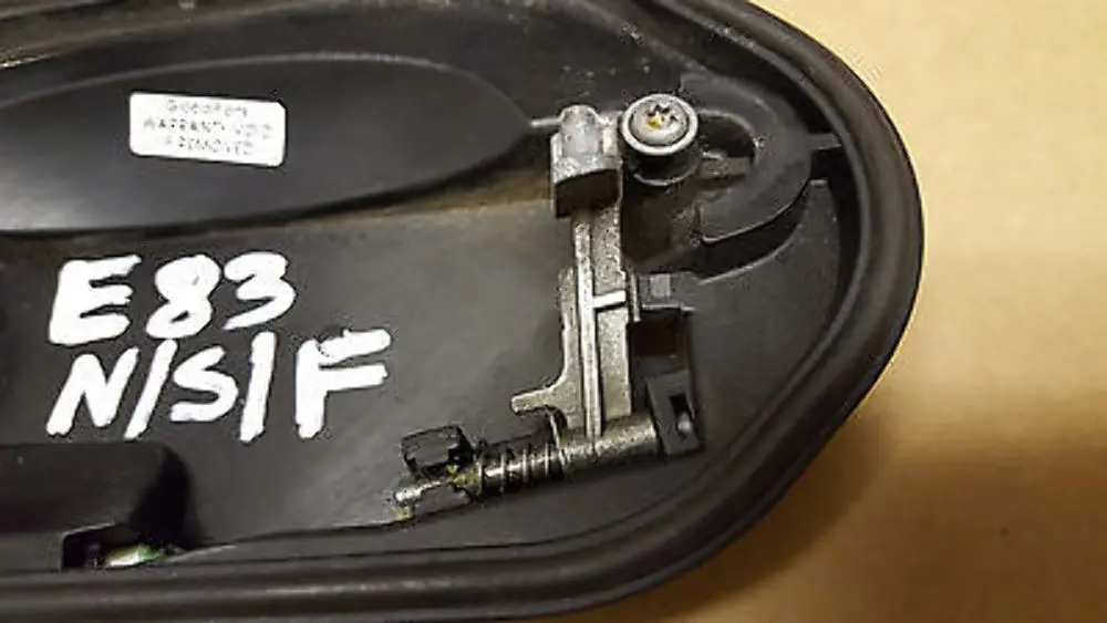 Carrier Bracket Outside Door Grab Handle Front Left Door N/S/F to BMW X3 Series E83 with Part number 7034543 BMW X3 Series E83 Carrier Bracket Outside Door Grab Handle Front Left Door N/S/F - SKU rhd-7034543 - Part number 7034543