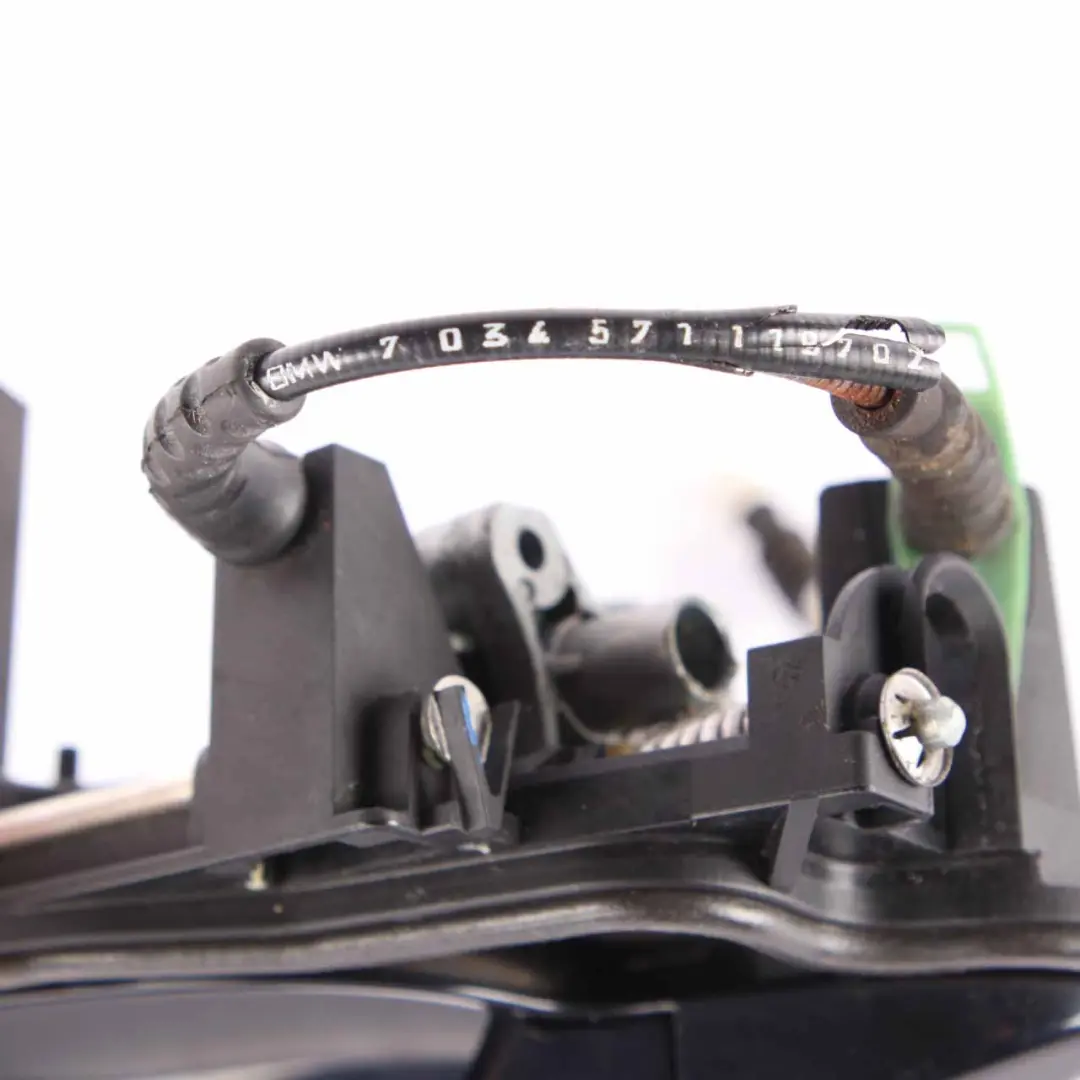 Complete Rear Left Grab Handle N/S Monacoblau Blue - A35 to BMW 5 Series E60 E61 with Part number 7034571 BMW 5 Series E60 E61 Complete Rear Left Grab Handle N/S Monacoblau Blue - A35 - SKU 7034571-MB - Part number 7034571