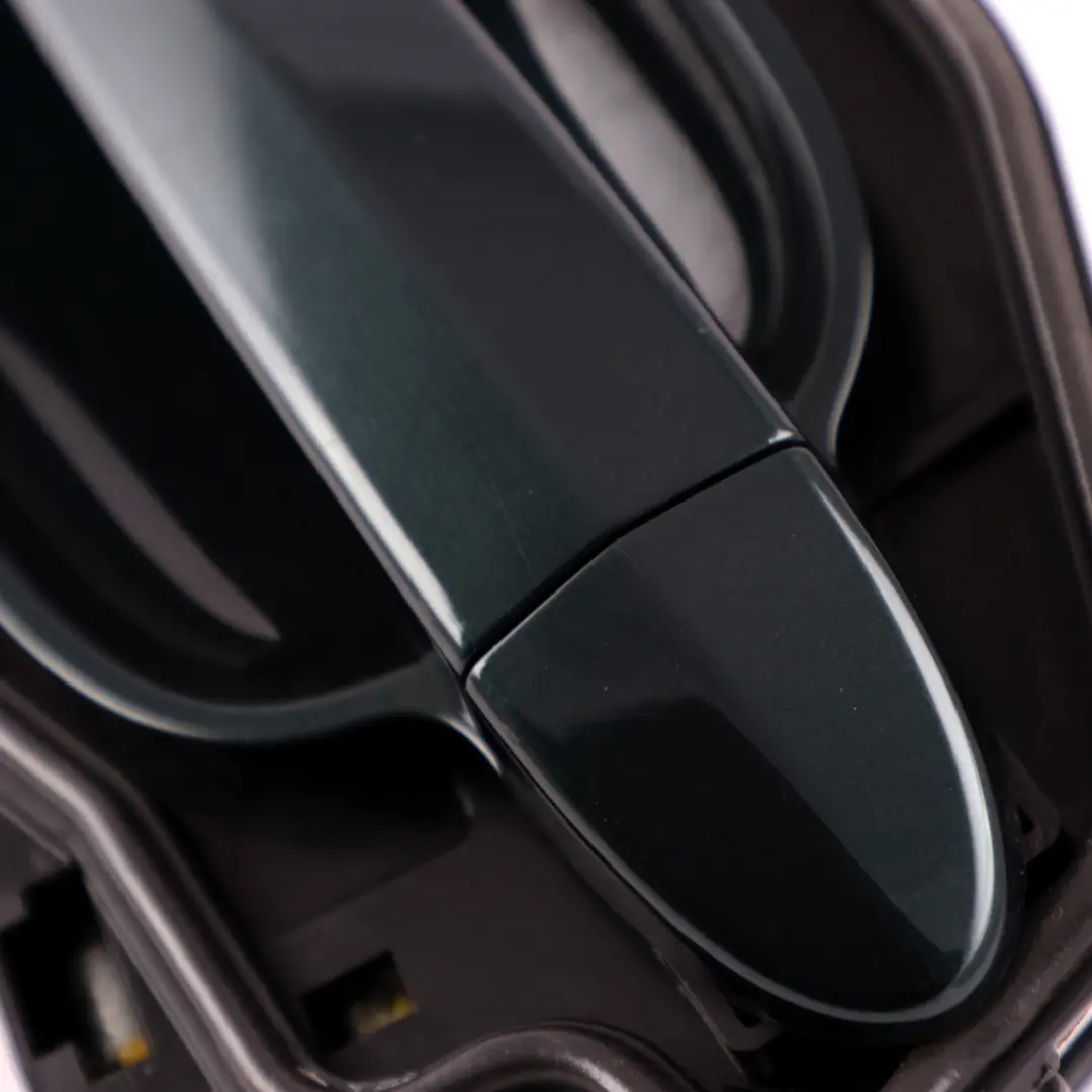 Complete Rear Right Grab Handle O/S Tiefgruen Deep Green to BMW 5 Series 2 E60 E61 with Part number 7034571 BMW 5 Series 2 E60 E61 Complete Rear Right Grab Handle O/S Tiefgruen Deep Green - SKU 7034571-TG2 - Part number 7034571