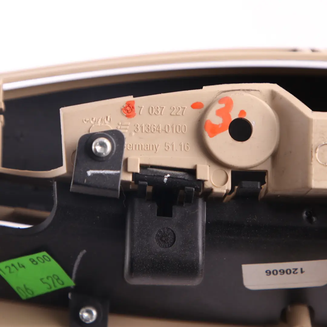 Centro delantero de la consola cenicero bandeja almacenamiento Beige para BMW Z4 E85 con número de pieza 7037227 BMW Z4 E85 Centro delantero de la consola cenicero bandeja almacenamiento Beige - SKU 7037227-3 - Número de pieza 7037227