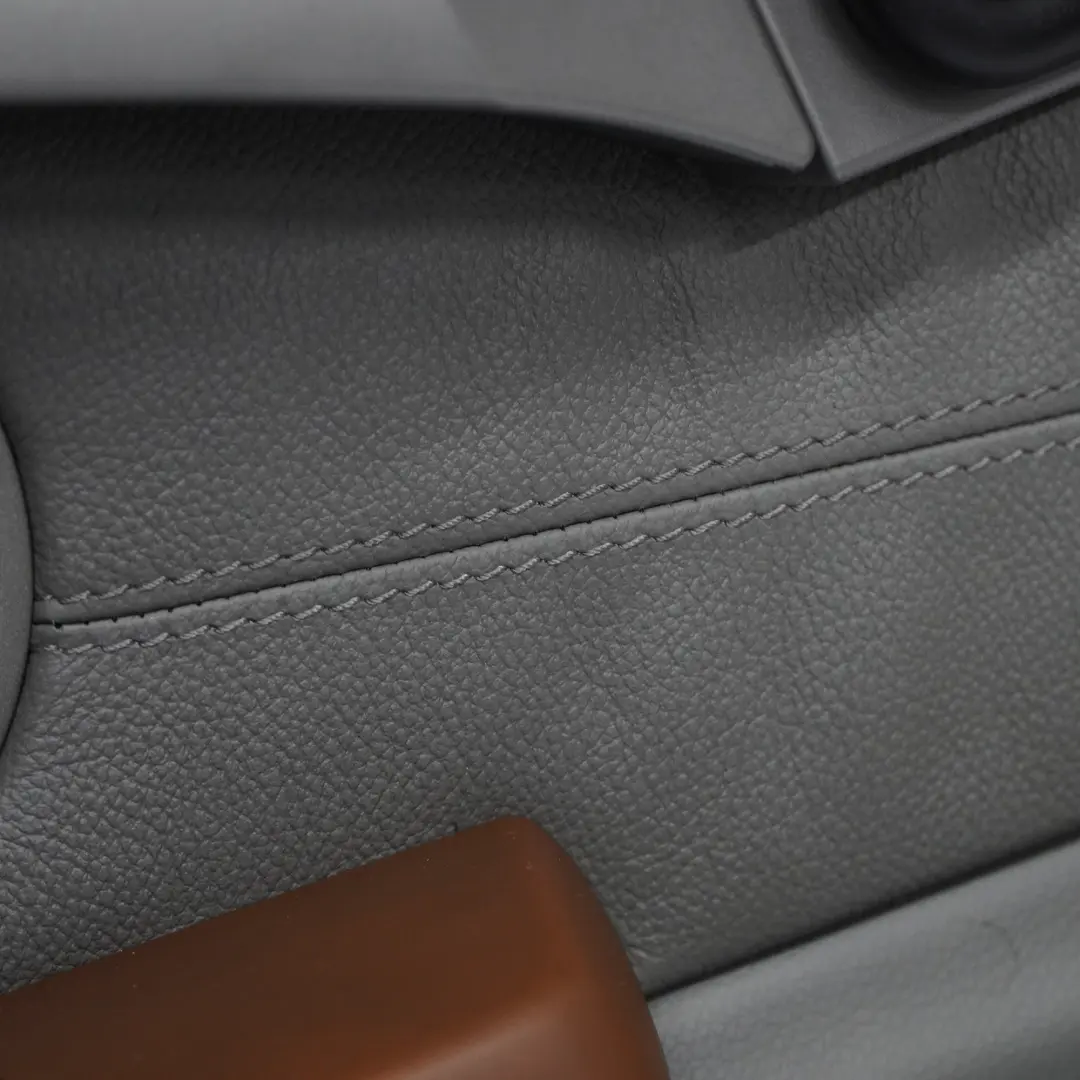 BMW E65 E66 Scheda Porta Anteriore Sinistra Pannello Rivestimento Pelle Grigia - SKU 7038493 - Numero di parte 7038493