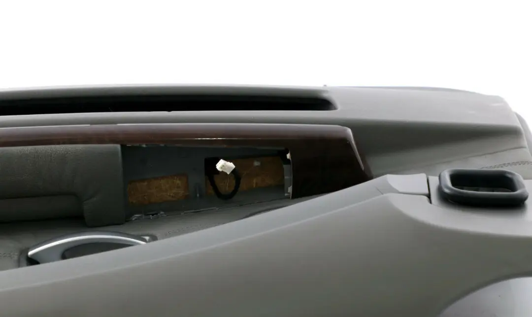 Panel puerta delantera derecha Gris Cuero para BMW E65 E66 con número de pieza 7038494 BMW E65 E66 Panel puerta delantera derecha Gris Cuero - SKU 7038494-2 - Número de pieza 7038494