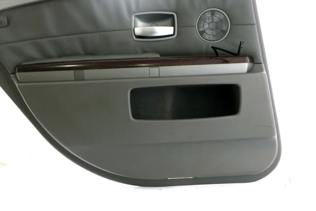Pannello Porta Pelle Posteriore Sinistra Grigio Flanella per BMW E65 con numero di parte 7038709 BMW E65 Pannello Porta Pelle Posteriore Sinistra Grigio Flanella - SKU 7038709-2 - Numero di parte 7038709