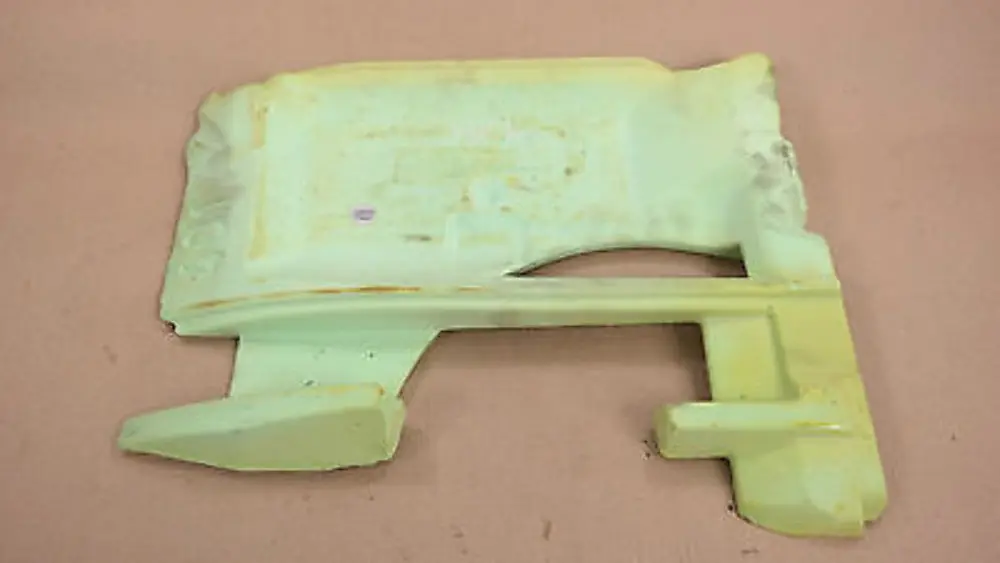 Rivestimento Pavimenti Depositanti Spugna SX per BMW E60 E61 LCI M5 con numero di parte 51477039401 BMW E60 E61 LCI M5 Rivestimento Pavimenti Depositanti Spugna SX - SKU 7039401 - Numero di parte 51477039401