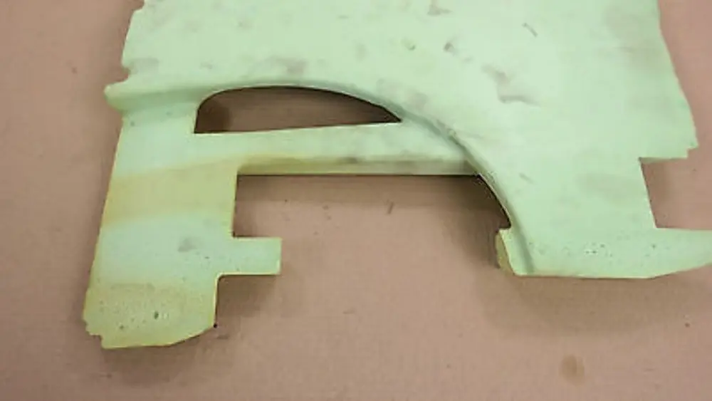 Insert mousse revetement de sol equipement bas gauche pour BMW E60 E61 LCI M5 à propos du numéro de pièce 51477039401 BMW E60 E61 LCI M5 Insert mousse revetement de sol equipement bas gauche - SKU 7039401 - Numéro de pièce 51477039401