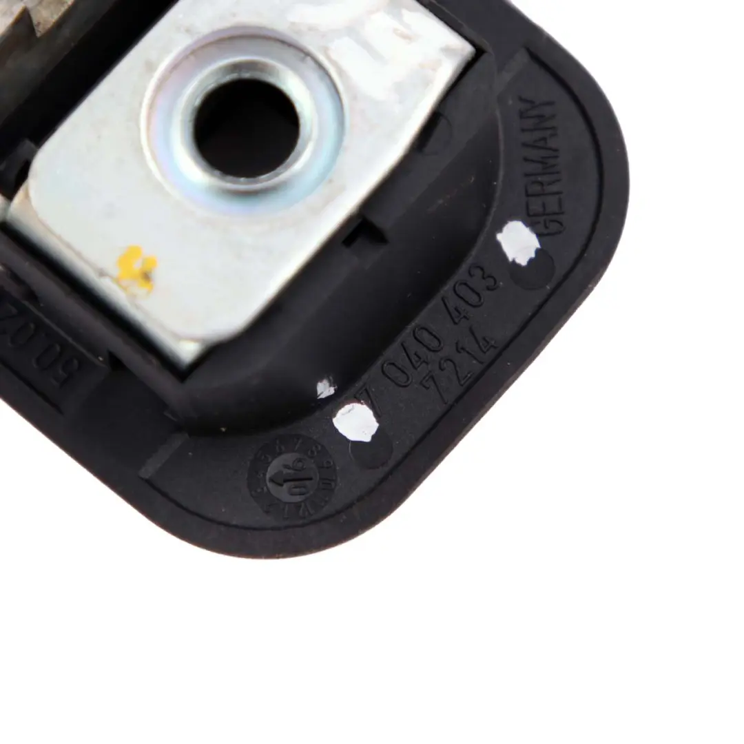 Supporto per seggiolino da ponte nero baule per BMW E60 E65 LCI con numero di parte 7040410 BMW E60 E65 LCI Supporto per seggiolino da ponte nero baule - SKU 7040410 - Numero di parte 7040410