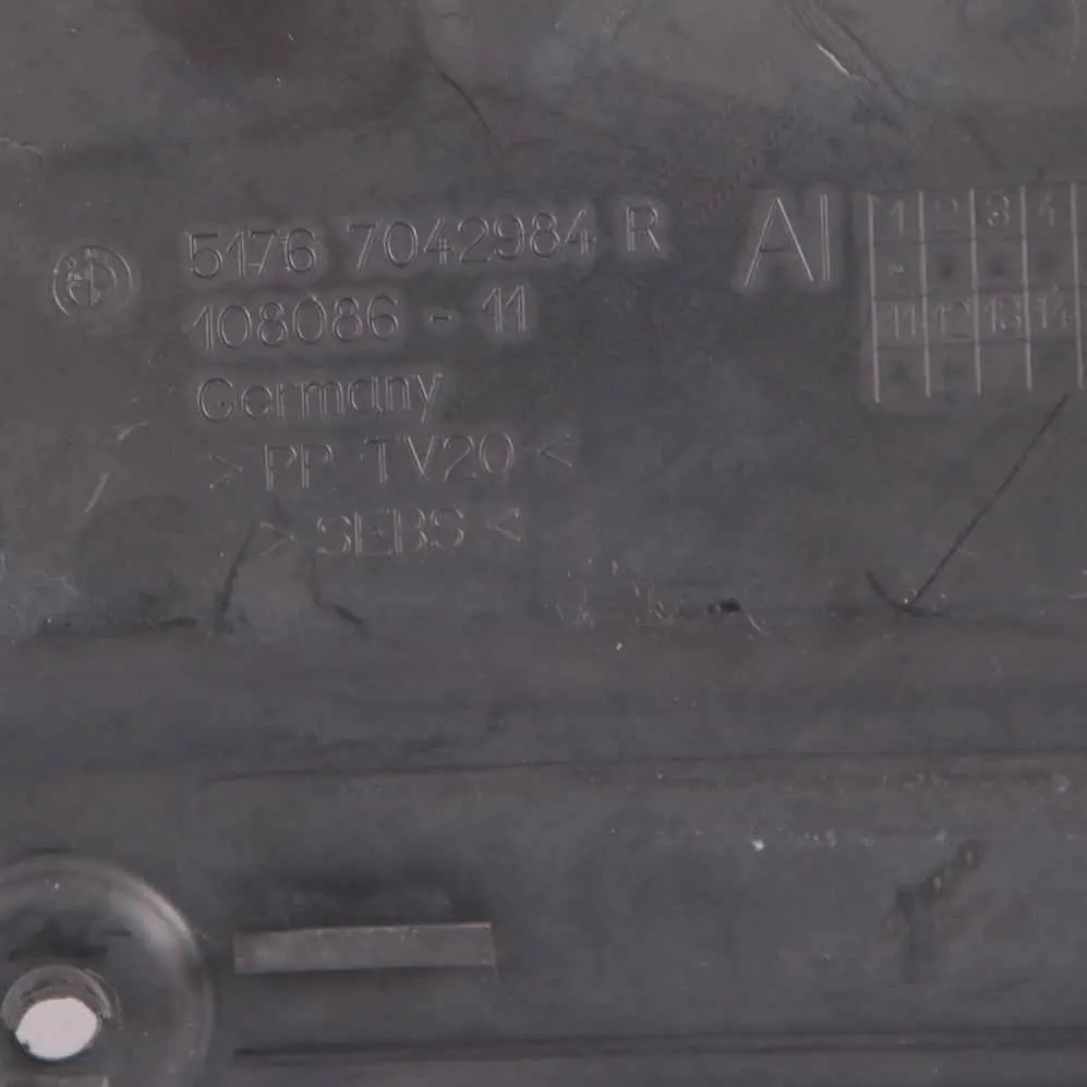BMW F07 GT Uszczelka Maski Silnika Prawa - SKU 7042984 - Numer Części 7042984
