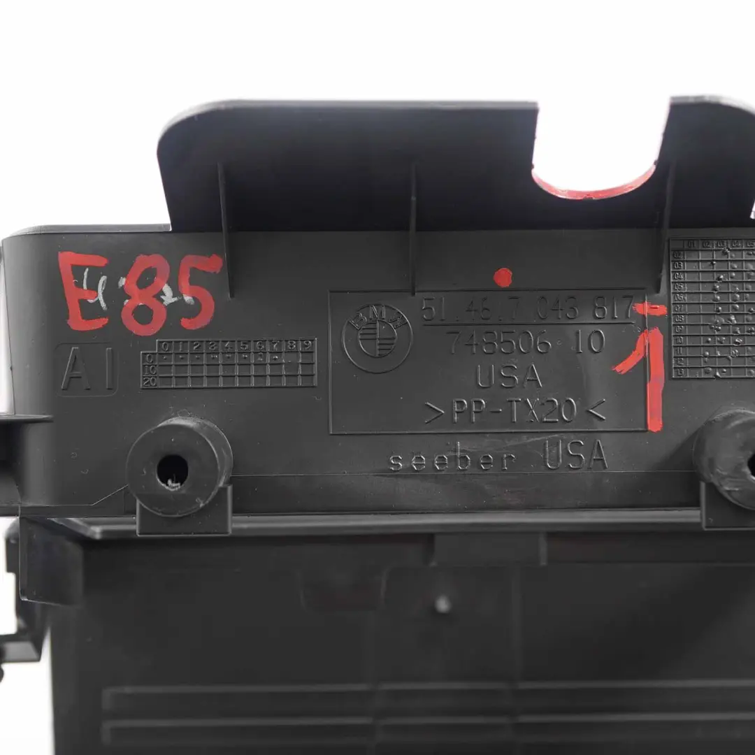 Ablagefach Mittelkonsole Schwarz für BMW Z4 E85 E86 1 mit Teilenummer 7043817 BMW Z4 E85 E86 1 Ablagefach Mittelkonsole Schwarz - SKU 7043817-1 - Teilenummer 7043817