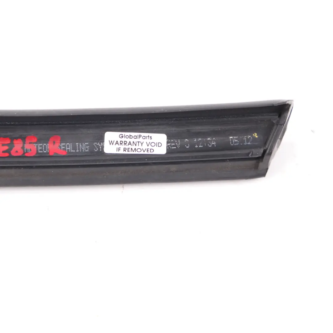 Channel Seal Window Guide Centre Right O/S Roof Top to BMW Z4 E85 with Part number 7043896 BMW Z4 E85 Channel Seal Window Guide Centre Right O/S Roof Top - SKU 7043896 - Part number 7043896