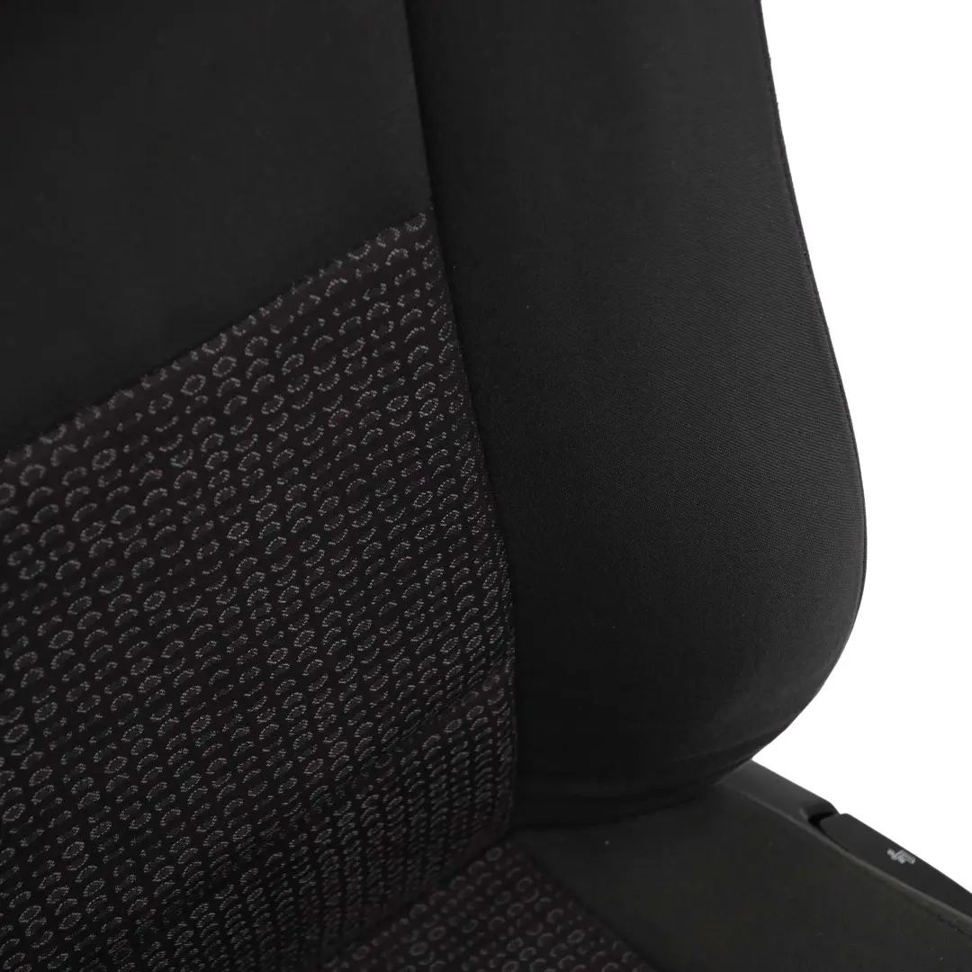 Combi Berline avant Droit Siege Tissu Jacquard/Anthracite pour BMW E46 à propos du numéro de pièce 7045674 BMW E46 Combi Berline avant Droit Siege Tissu Jacquard/Anthracite - SKU 7045674-1 - Numéro de pièce 7045674