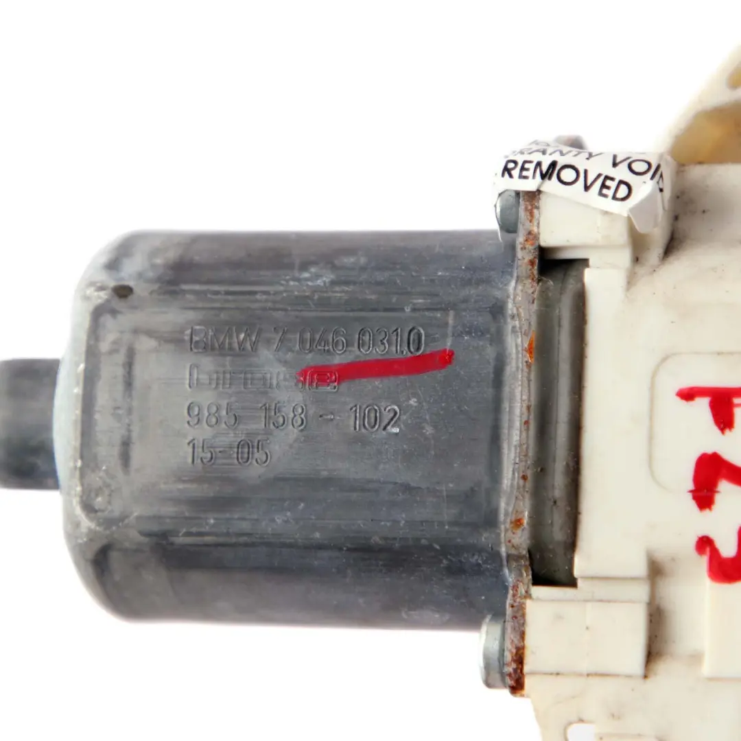 Actuador Motor Elevalunas Puerta Delantera Izquierda para BMW F01 F21 F22 F32 con número de pieza 7046031 BMW F01 F21 F22 F32 Actuador Motor Elevalunas Puerta Delantera Izquierda - SKU 7046031 - Número de pieza 7046031