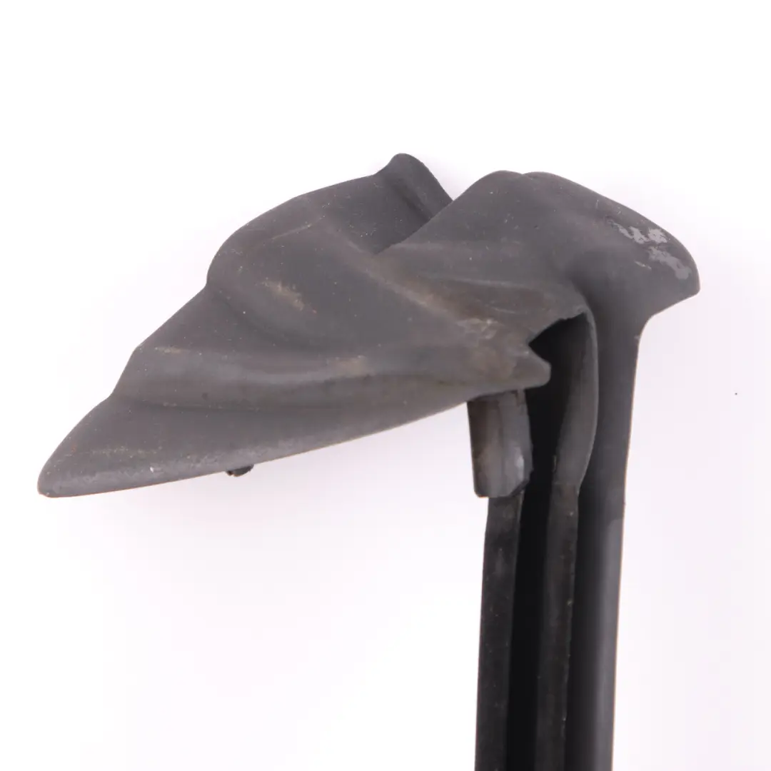 Joint d'etancheite exterieur gauche pour BMW Serie Z4 E89 Cabrio à propos du numéro de pièce 7046125 BMW Serie Z4 E89 Cabrio Joint d'etancheite exterieur gauche - SKU 7046125 - Numéro de pièce 7046125