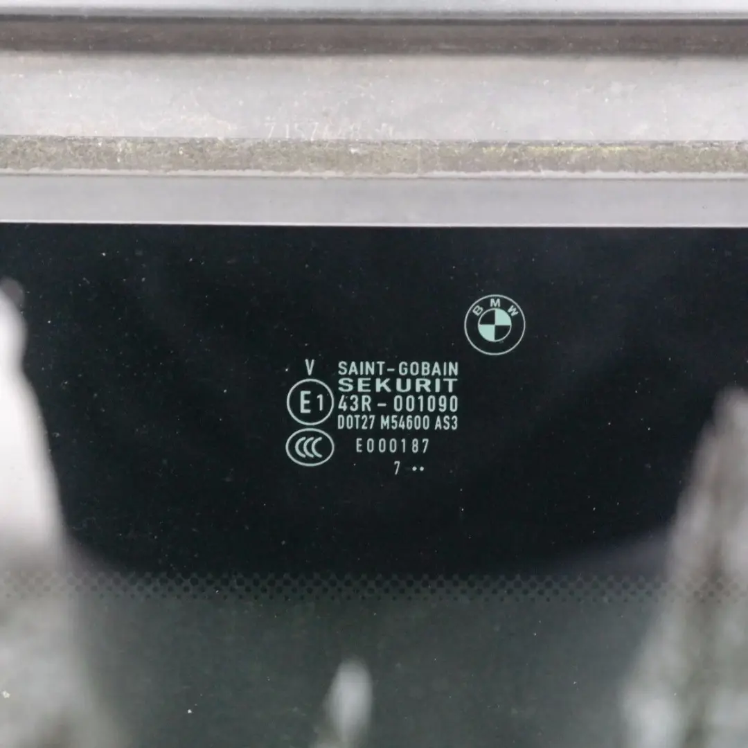 Sliding Sunroof Sun Roof Frame Complete Glass Grey to BMW 1 Series E81 E87 with Part number 7046142 BMW 1 Series E81 E87 Sliding Sunroof Sun Roof Frame Complete Glass Grey - SKU 7046142 - Part number 7046142