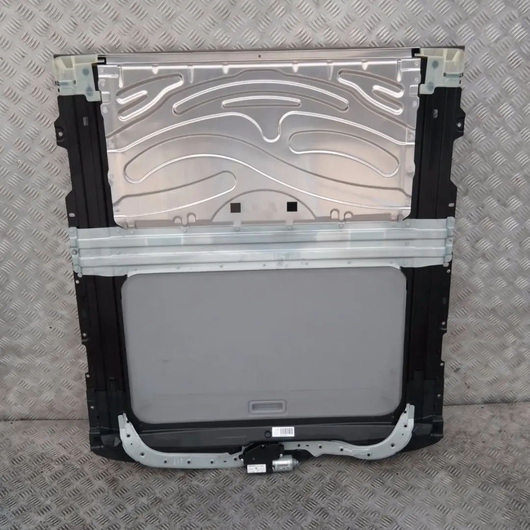 Szyberdach do BMW E81 E87 o numerze 7046142 BMW E81 E87 Szyberdach - SKU 7046142 - Numer Części 7046142