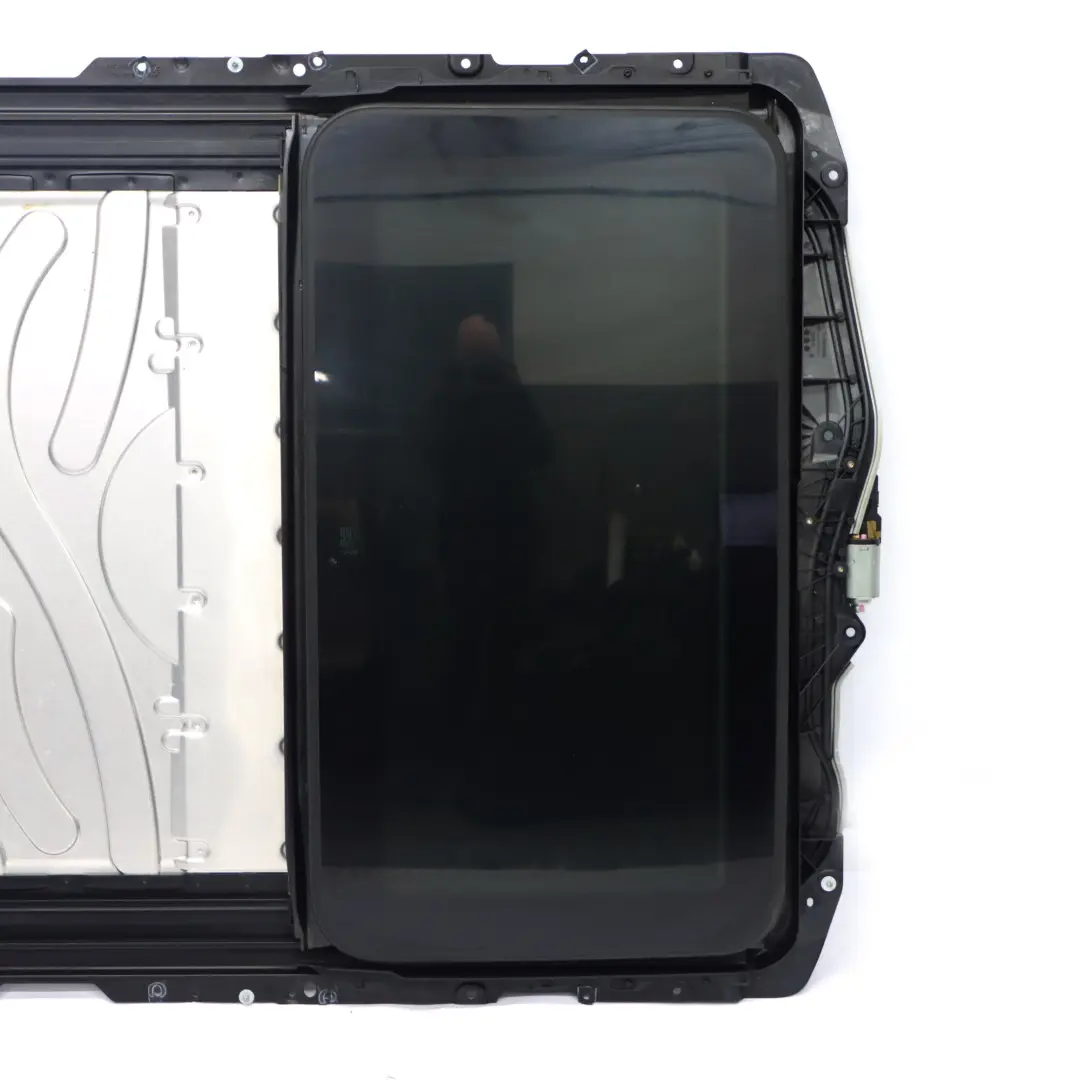 Sliding Sunroof Sun Roof Frame Complete Glass Grey to BMW E92 with Part number 7046159 BMW E92 Sliding Sunroof Sun Roof Frame Complete Glass Grey - SKU 7046159 - Part number 7046159